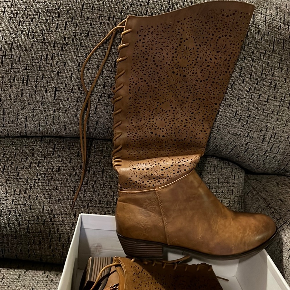 Mata Lace up back tall boots